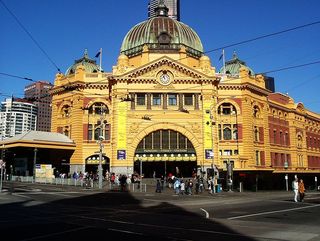 796px-August_2006_Flinders_Street_Station